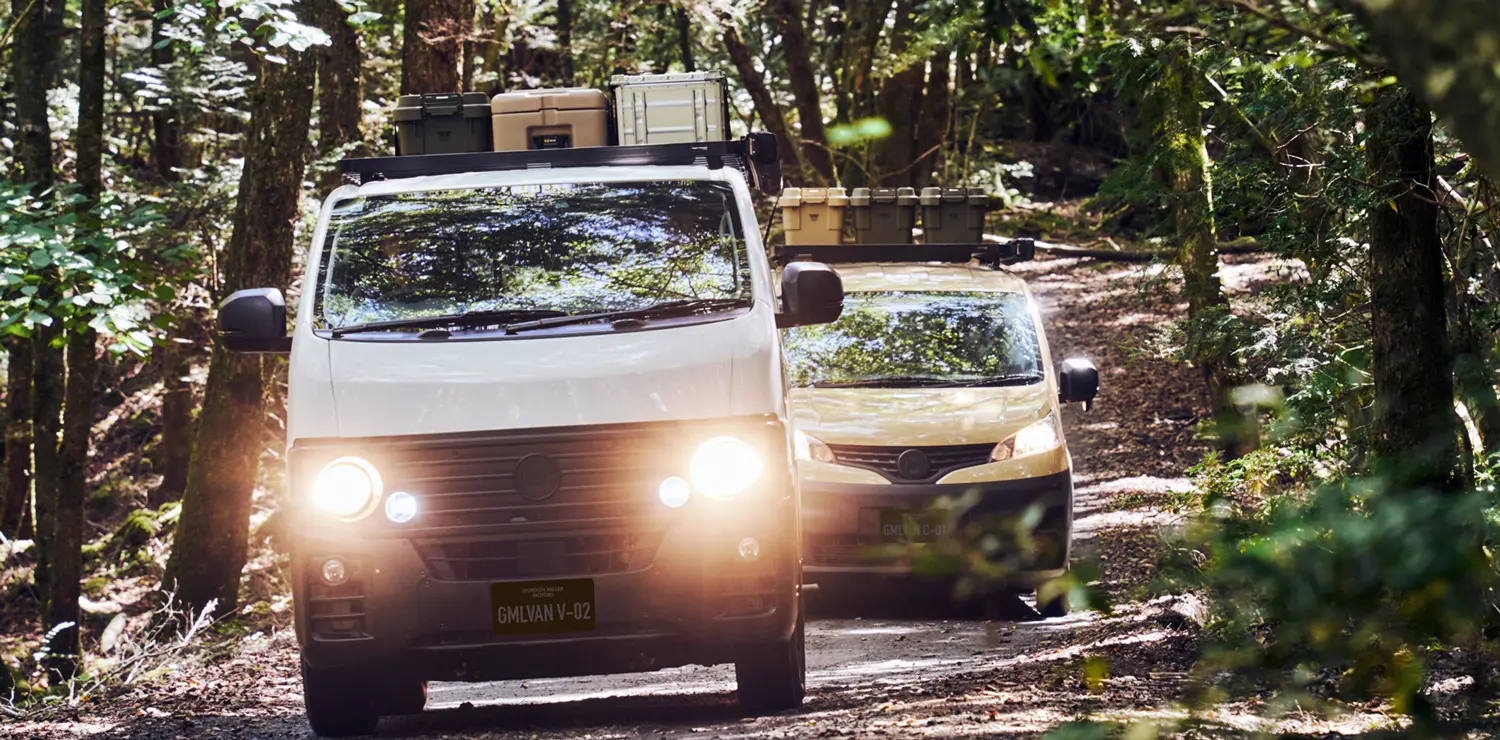 TOYOTA HIACEをベースに