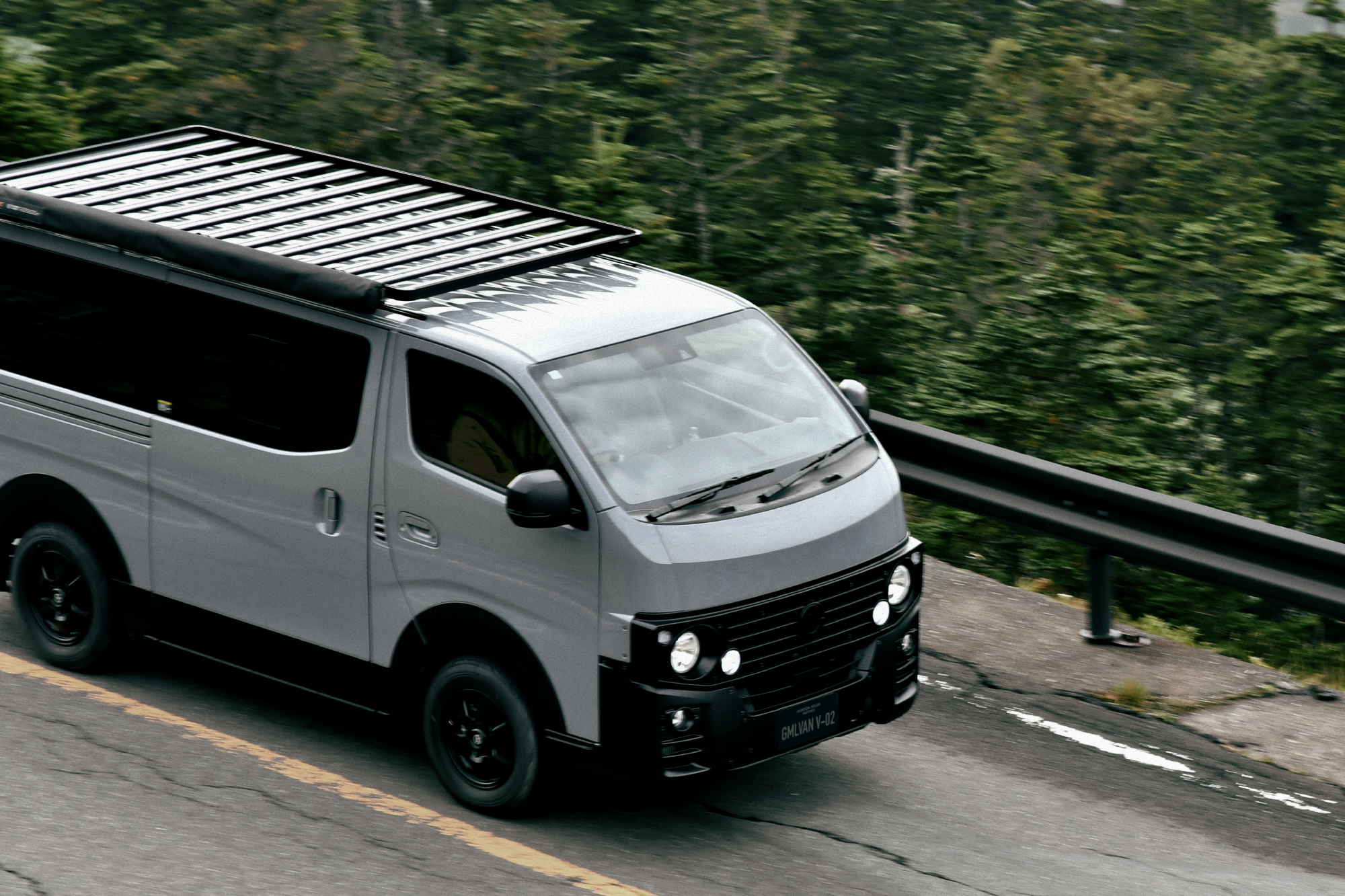 快適なバンライフを実現､日産キャラバン丸目カスタムGMLVAN V-02