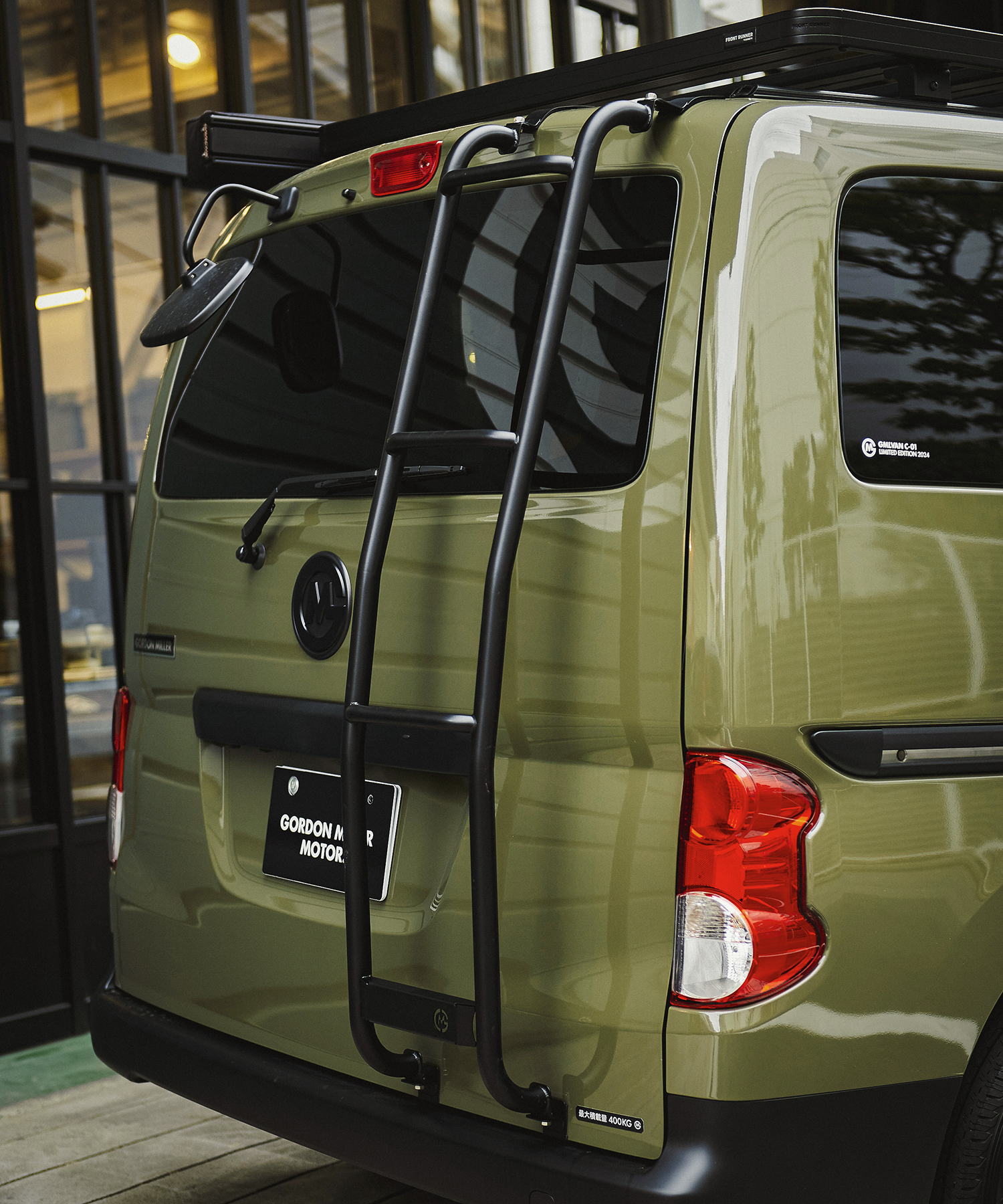 NV200のバンライフがもっと楽しくなる専用リアラダー！GORDON