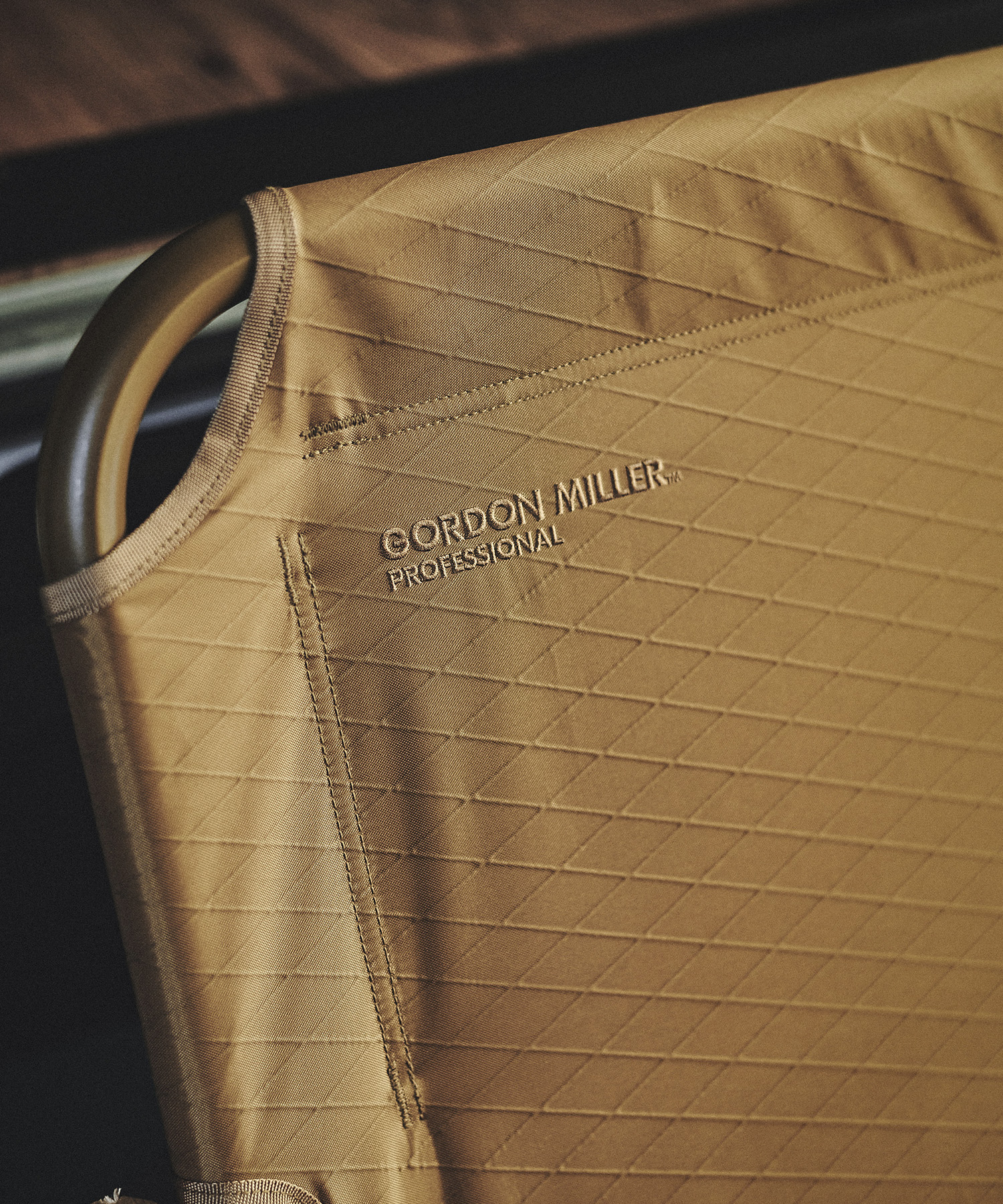 強度・軽さ・防水性を兼ね備えたGORDON MILLERオリジナルのX-PAC