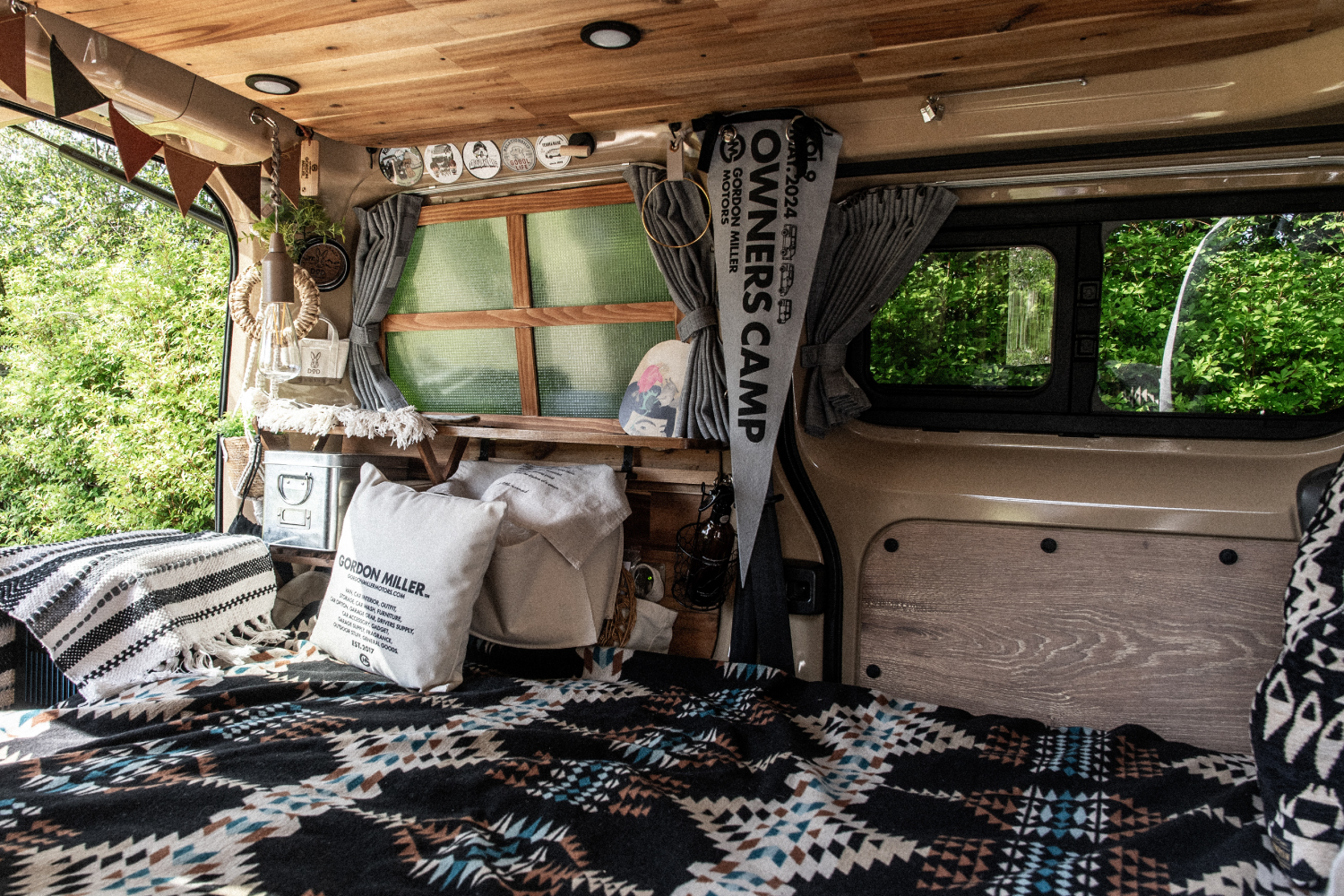 NV200バネットベースのGMLVAN C-01車内をおしゃれ空間に！バンライフ車中泊を楽しむたのめこだわりをご紹介!