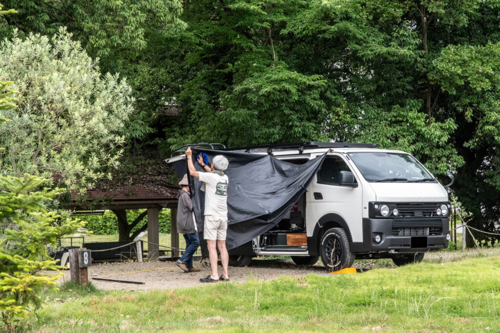 撤収はオーニングを畳むだけの車中泊キャンプ