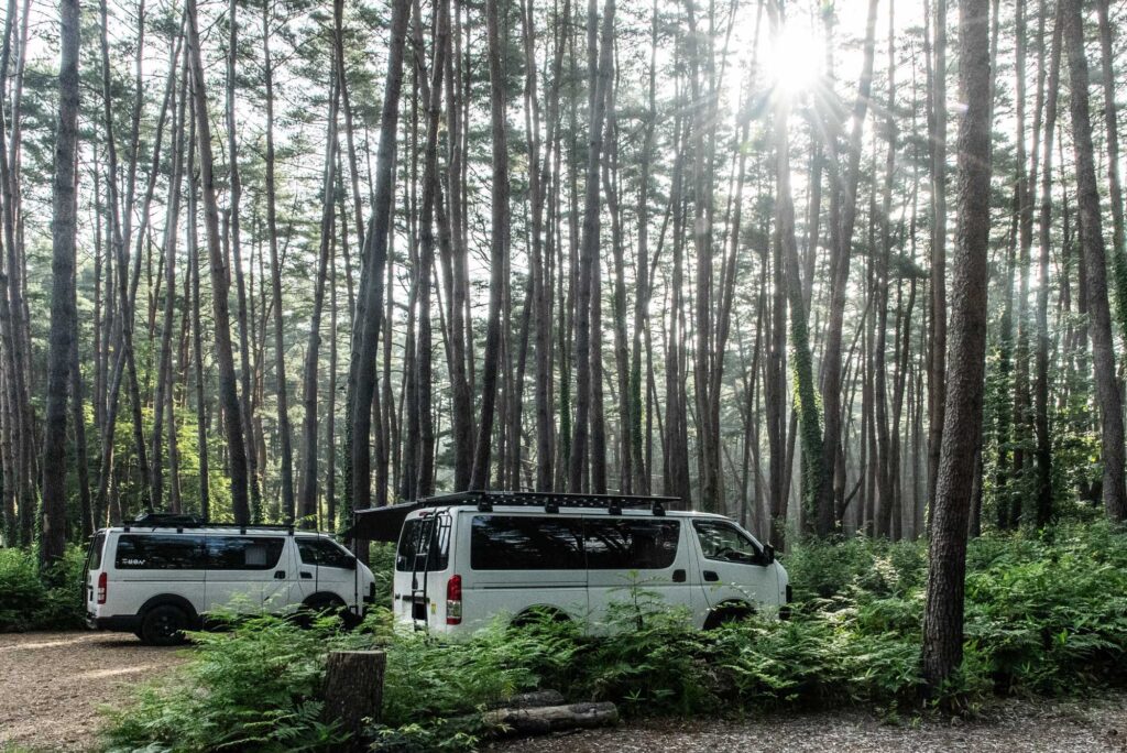 車中泊キャンプサイトの朝 FOLKWOOD VILLAGE八ヶ岳