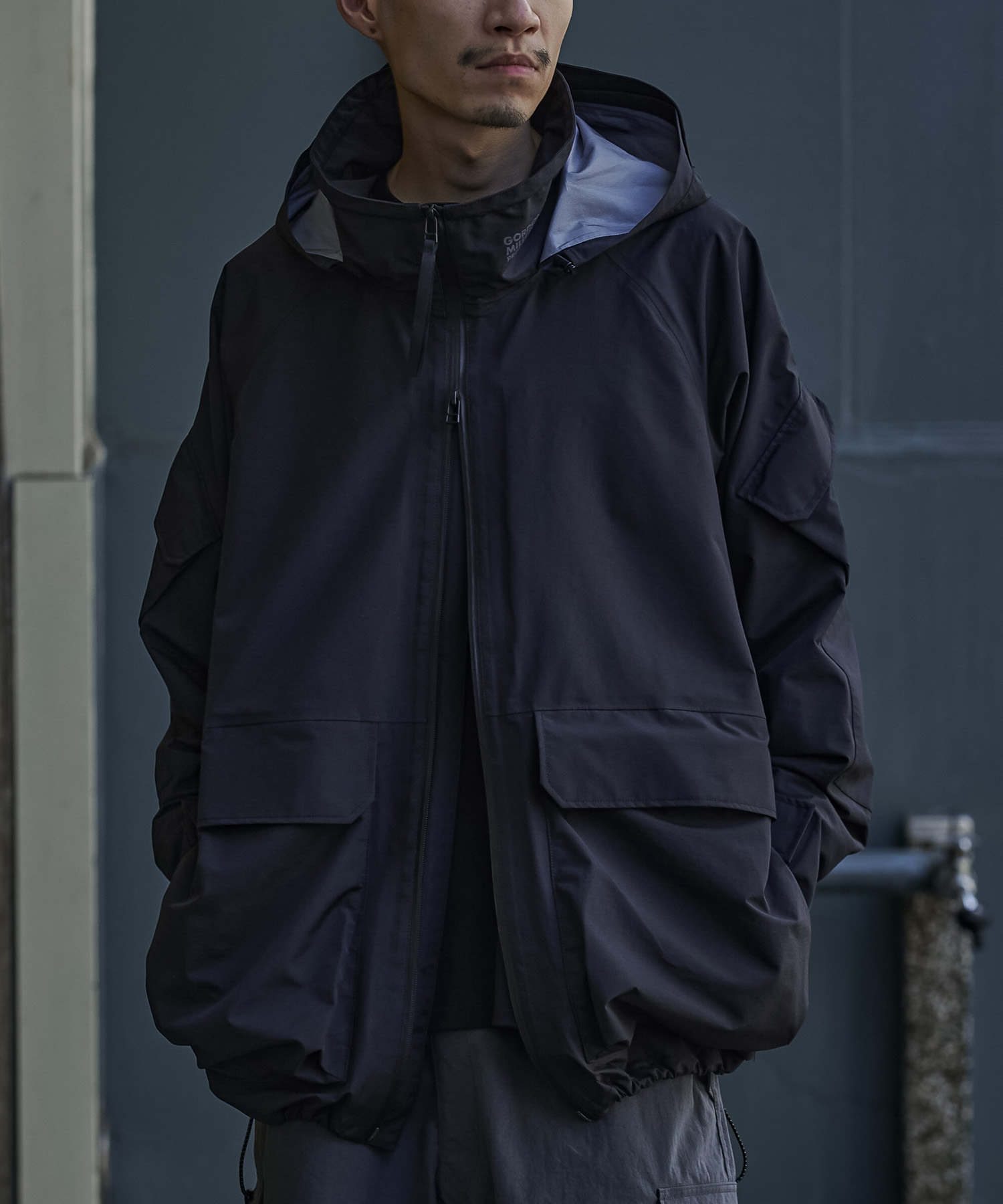 圧倒的な防水透湿性能。おしゃれに決まる本格派ECWCS PARKA JACKET
