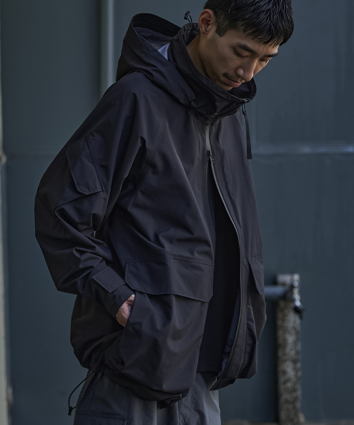 圧倒的な防水透湿性能。おしゃれに決まる本格派ECWCS PARKA JACKET