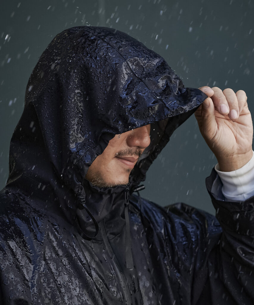 アパレル　ワークウェア　防水　透湿　　ジャケット　パーカ　3レイヤー　雨の日　レインコート