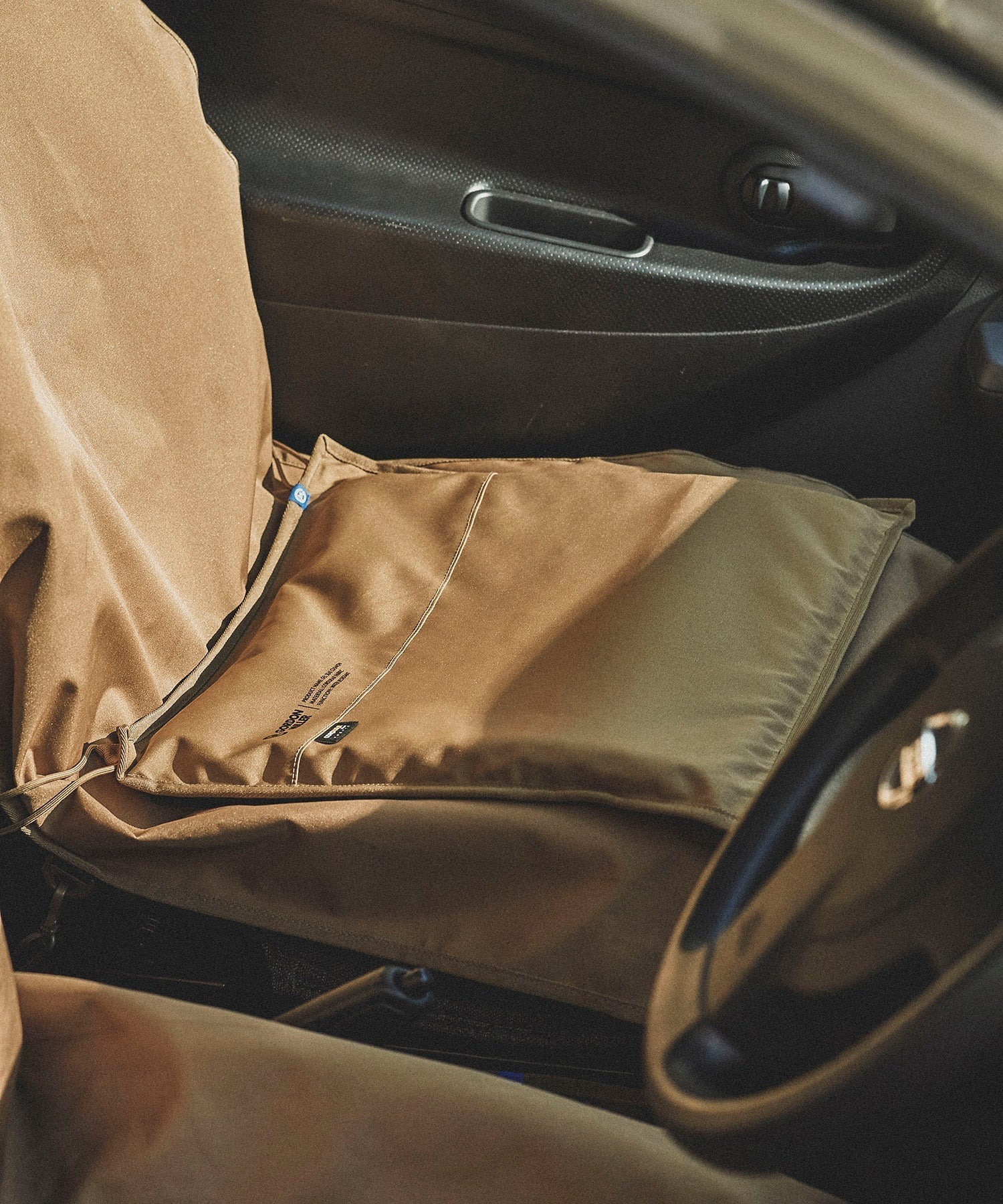 コーデュラ オートバックス 防水 汎用 おしゃれ おすすめ 車内収納 パラコード シートカバー かけるだけ ジェルクッション カー用品
