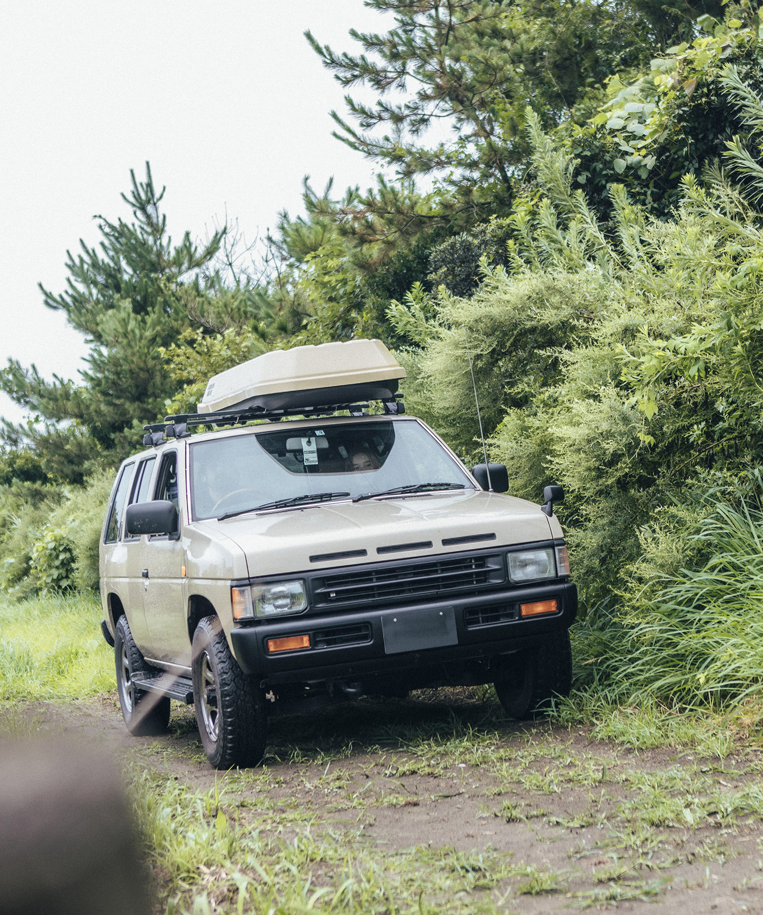 車中泊におすすめ 固定しやすいGORDON MILLERルーフボックス｜車両