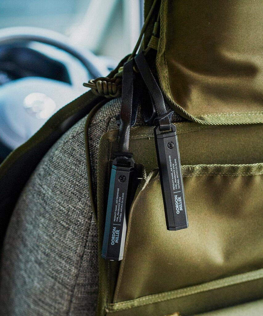 カーフレグランス　車内　車　かけるだけ　エアコン差し込み　人気　ブランド　メンズ　おすすめ　おしゃれ　芳香剤　アロマ