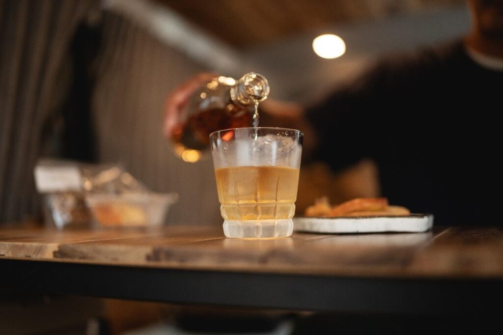 車内で楽しむお酒