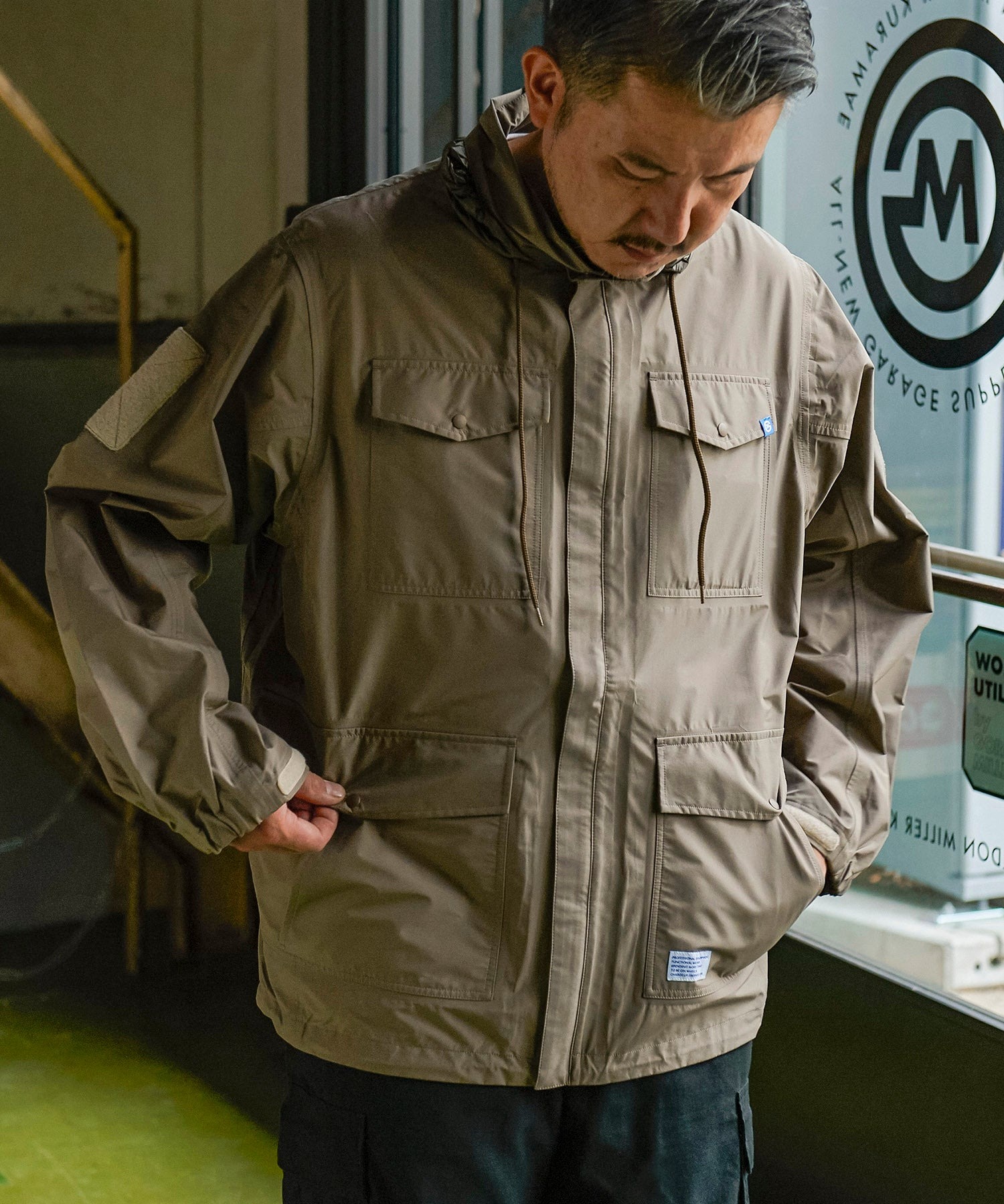 アパレル　ワークウェア　おしゃれ　おすすめ　機能性　アウター　コート　撥水　コーディネート