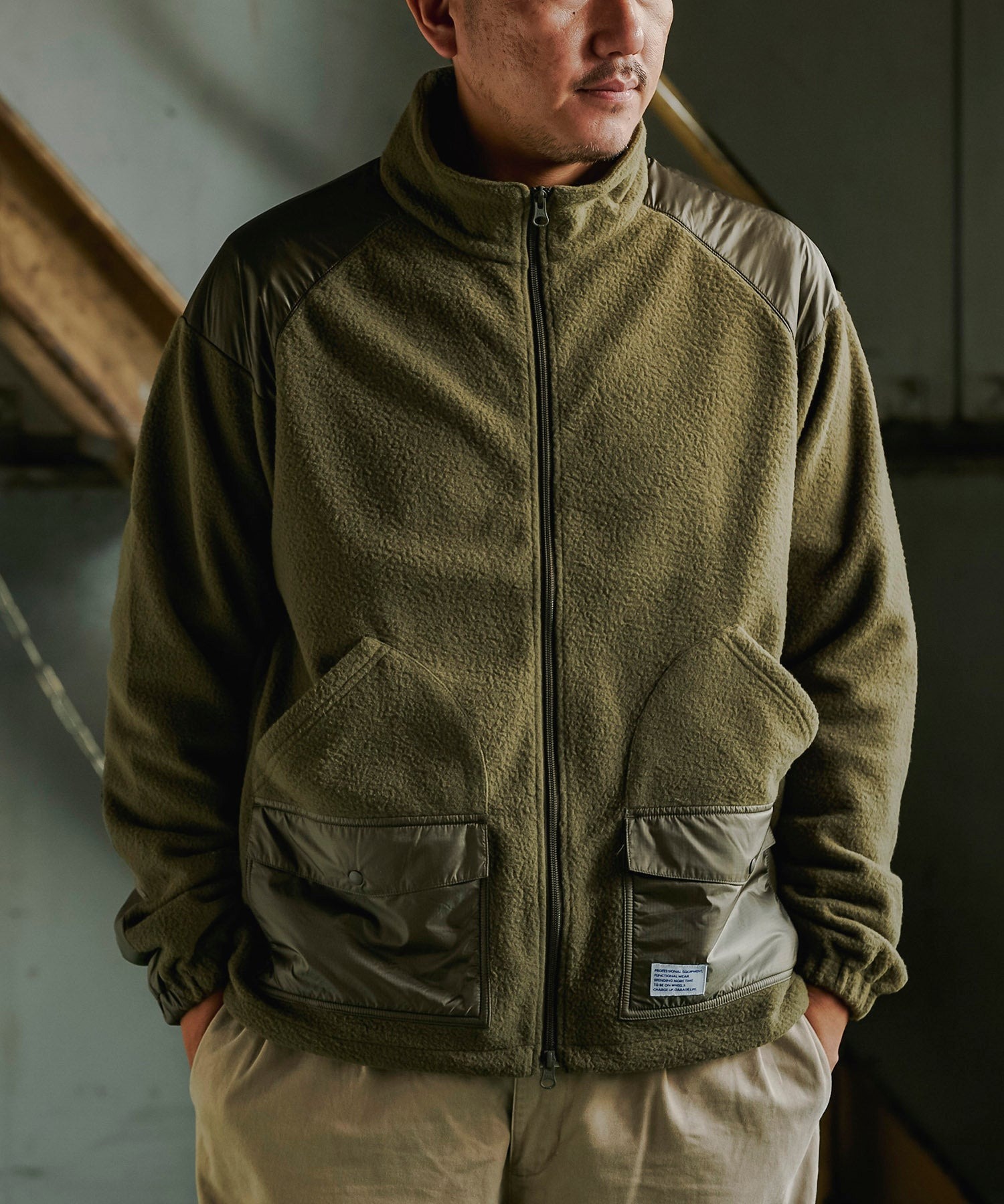 アパレル　ワークウェア　おしゃれ　おすすめ　機能性　アウター　コート　撥水　コーディネート