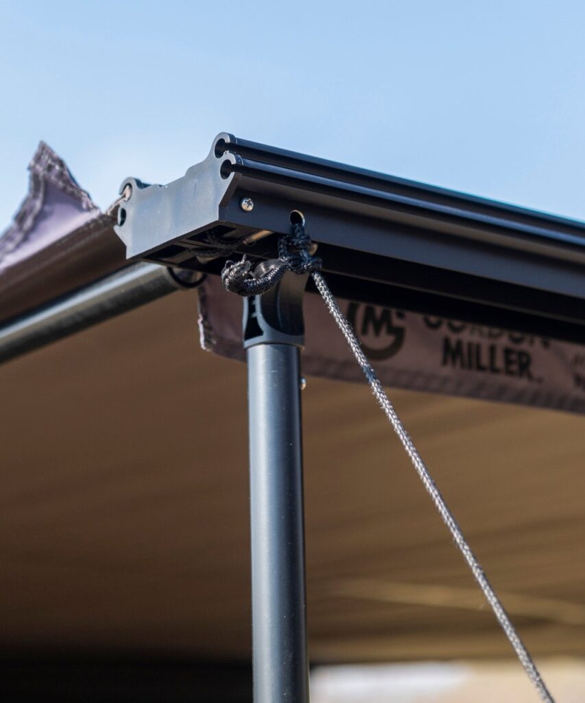 ルーフ　テント　サイドオーニング　おすすめ　カスタムパーツ　おしゃれ　車中泊　取付け　Darche　ダーチ　NV200　ハイゼットカーゴ　別注　取付方法