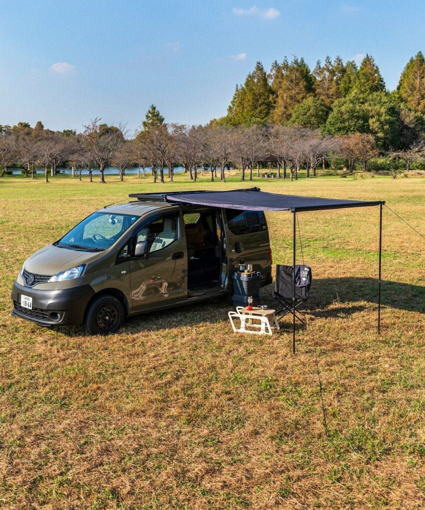 ルーフ　テント　サイドオーニング　おすすめ　カスタムパーツ　おしゃれ　車中泊　取付け　Darche　ダーチ　NV200　ハイゼットカーゴ　別注　取付方法