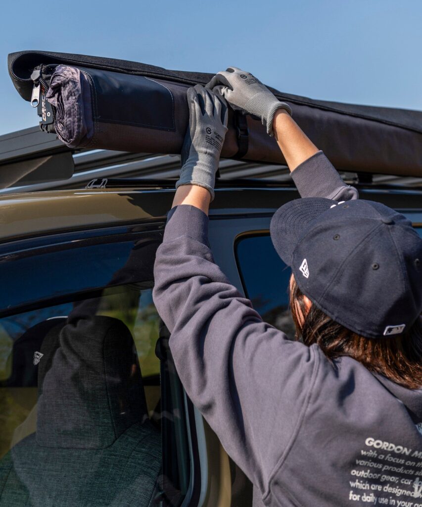 ルーフ　テント　サイドオーニング　おすすめ　カスタムパーツ　おしゃれ　車中泊　取付け　Darche　ダーチ　NV200　ハイゼットカーゴ　別注　取付方法