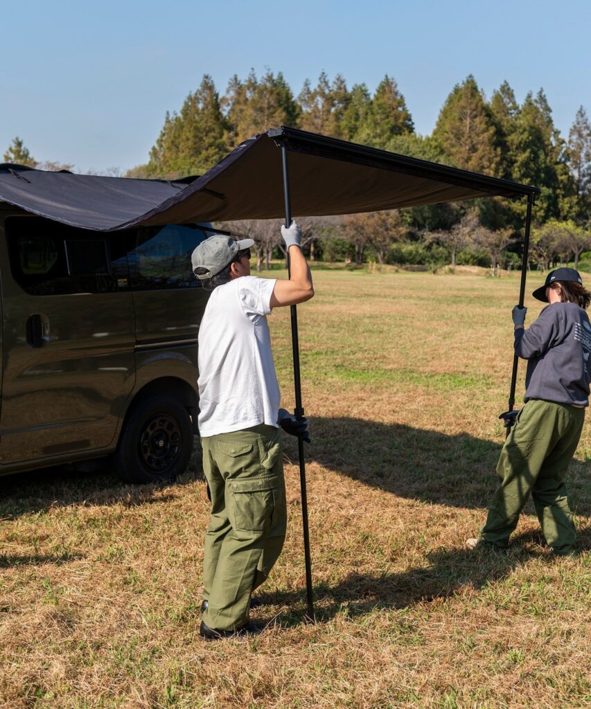 ルーフ　テント　サイドオーニング　おすすめ　カスタムパーツ　おしゃれ　車中泊　取付け　Darche　ダーチ　NV200　ハイゼットカーゴ　別注　取付方法