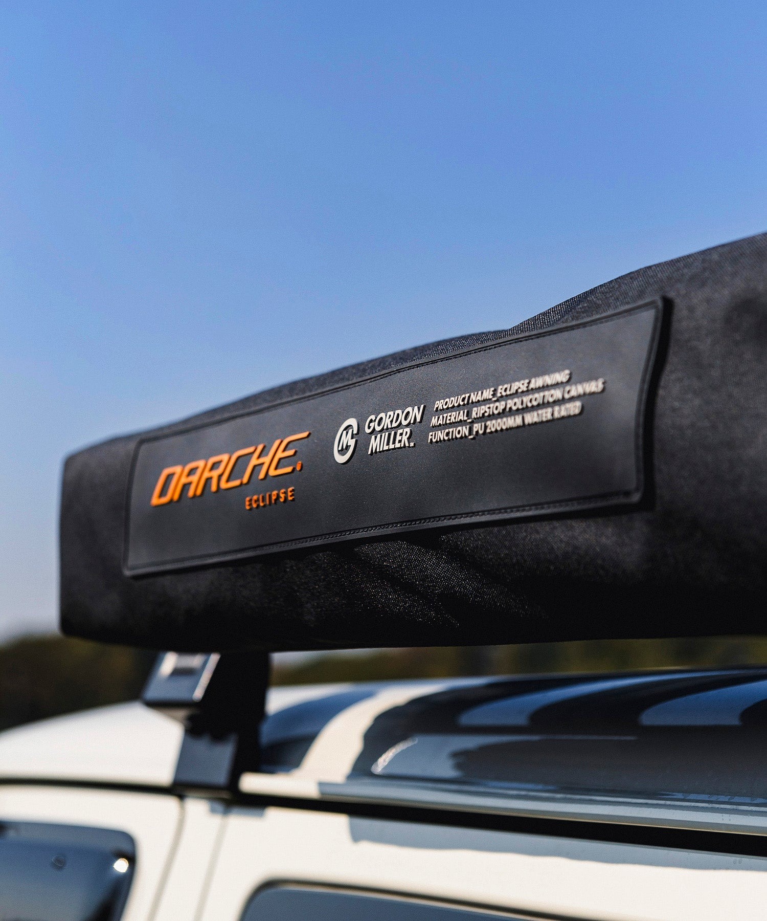 ルーフ　テント　サイドオーニング　おすすめ　カスタムパーツ　おしゃれ　車中泊　取付け　Darche　ダーチ　ハイエース　別注