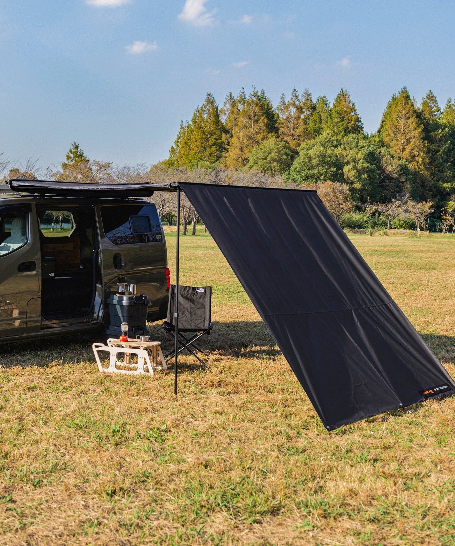 ルーフ　テント　フロントエクステンション　オーニング　おすすめ　カスタムパーツ　おしゃれ　車中泊　バンライフ