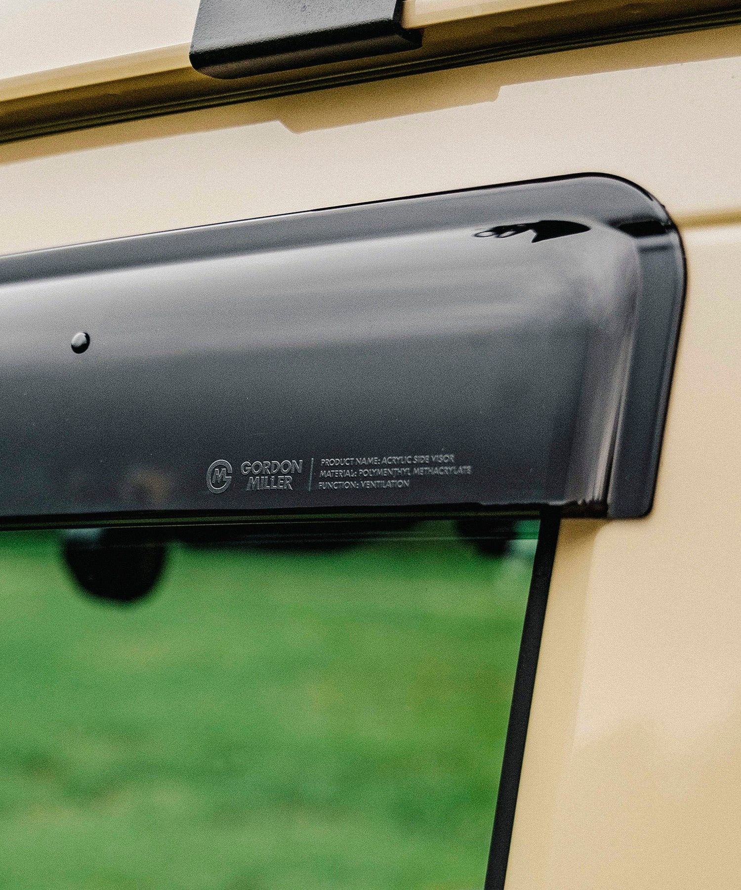 カスタムパーツ おすすめ おしゃれ ハイゼットカーゴ 車 かっこいい サイドバイザー 窓