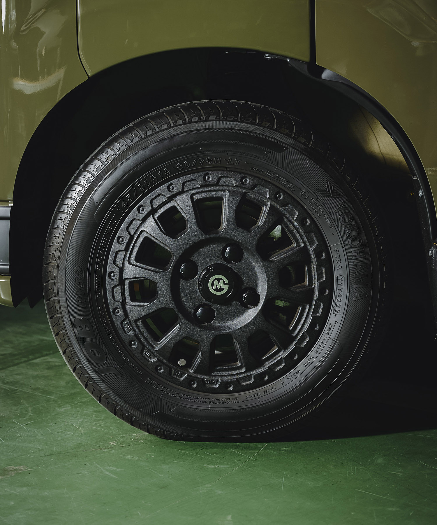 カスタムパーツ ホイール おすすめ おしゃれ タイヤ ハイゼットカーゴ 車 かっこいい 12インチ