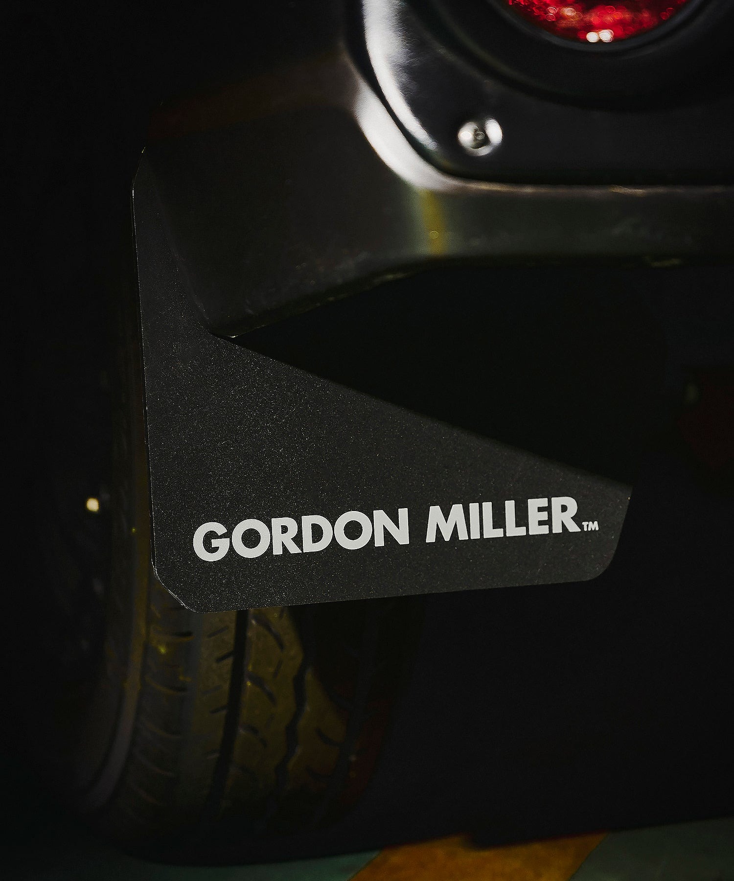 カスタムパーツ おすすめ おしゃれ ハイゼットカーゴ 車 かっこいい マッドフラップ 泥除け