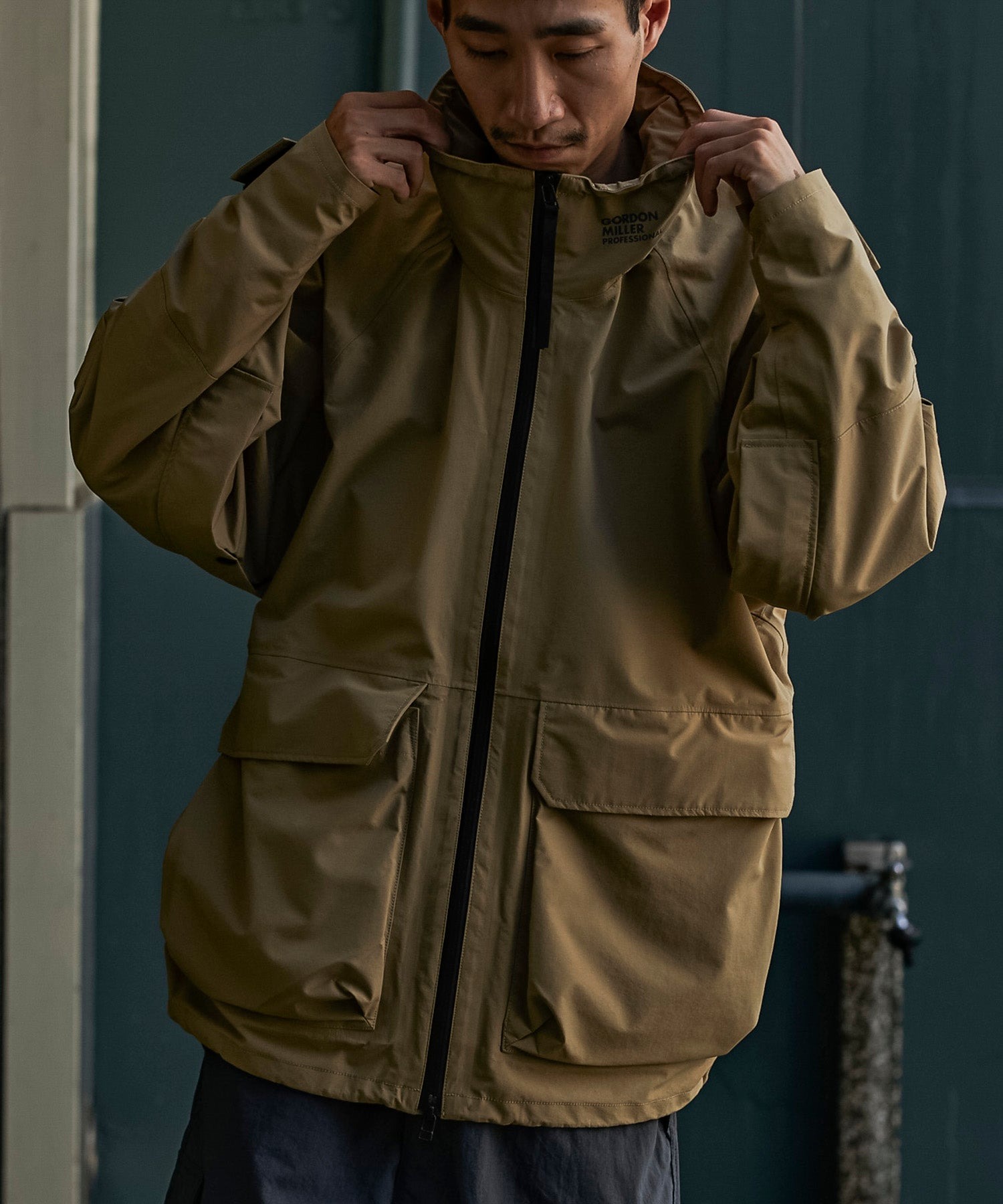 アパレル　ワークウェア　おしゃれ　おすすめ　機能性　アウター　コート　撥水　コーディネート