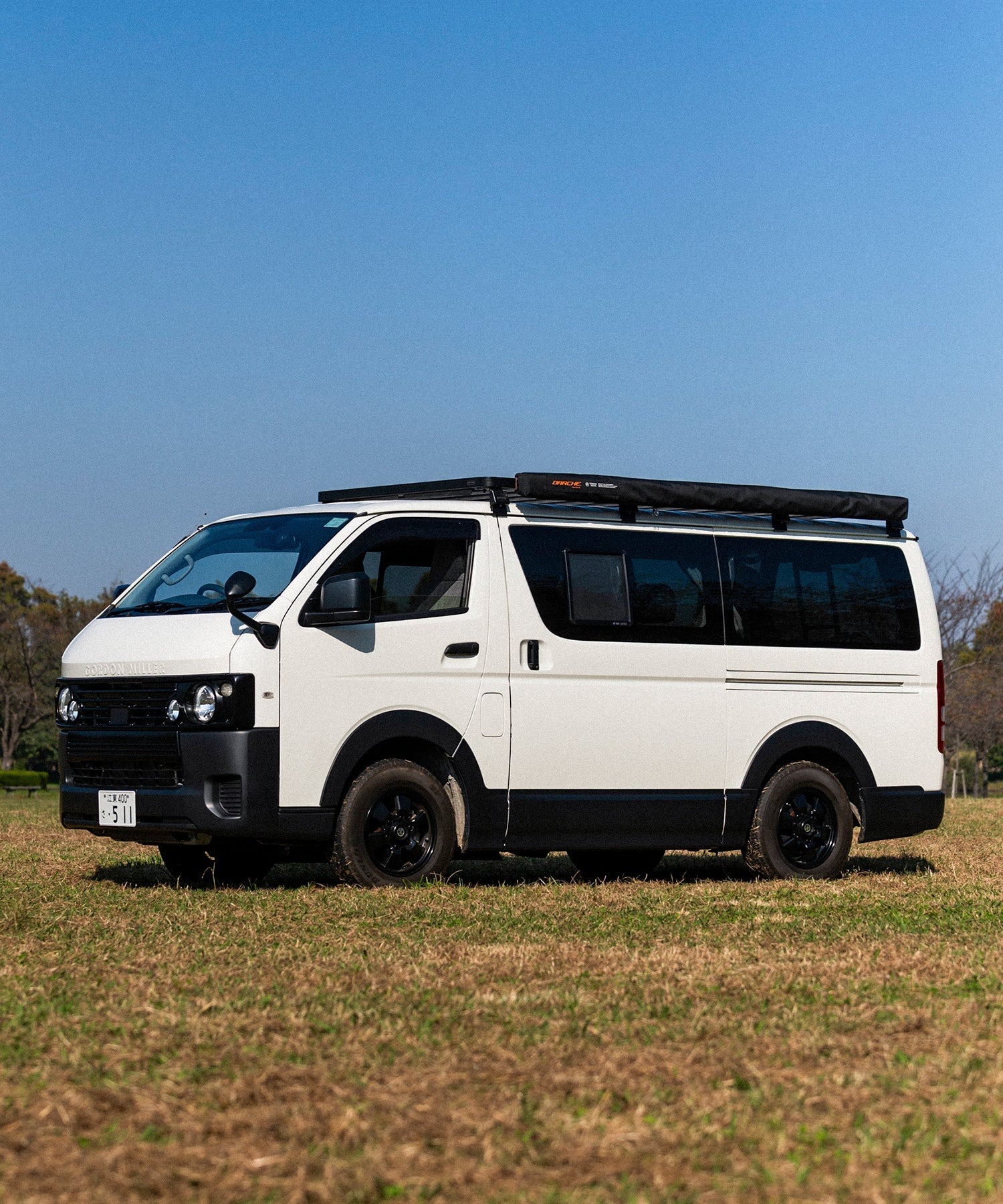 ルーフ　テント　サイドオーニング　おすすめ　カスタムパーツ　おしゃれ　車中泊　取付け　Darche　ダーチ　ハイエース　別注