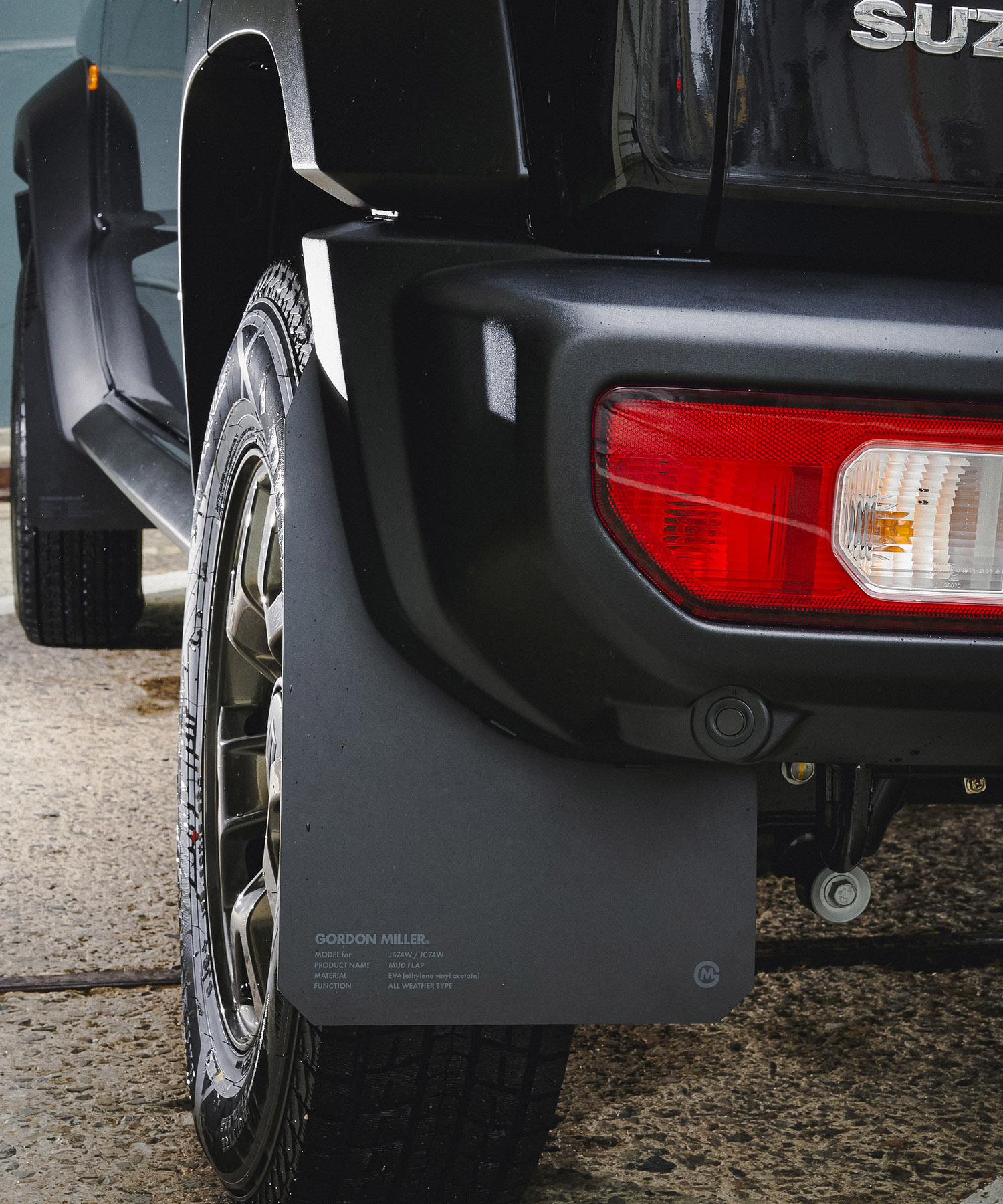 カスタムパーツ マッドフラップ ジムニー シエラ 車種専用 車内 おすすめ おしゃれ 防水 効果