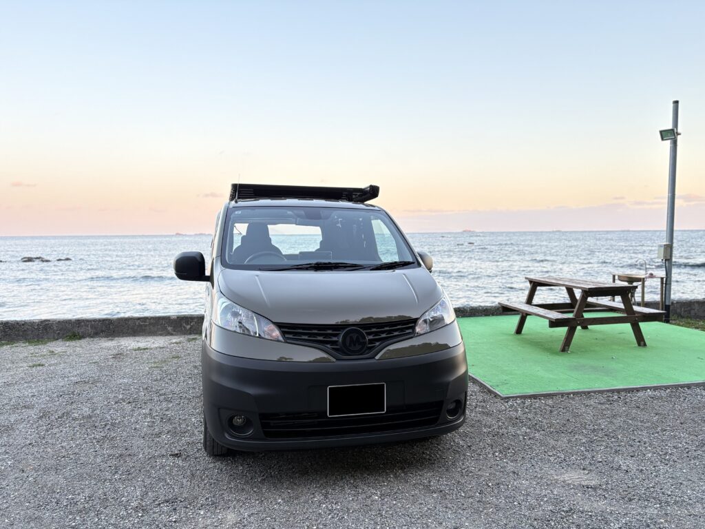 RVパーク赤穂浦に停車するC-01