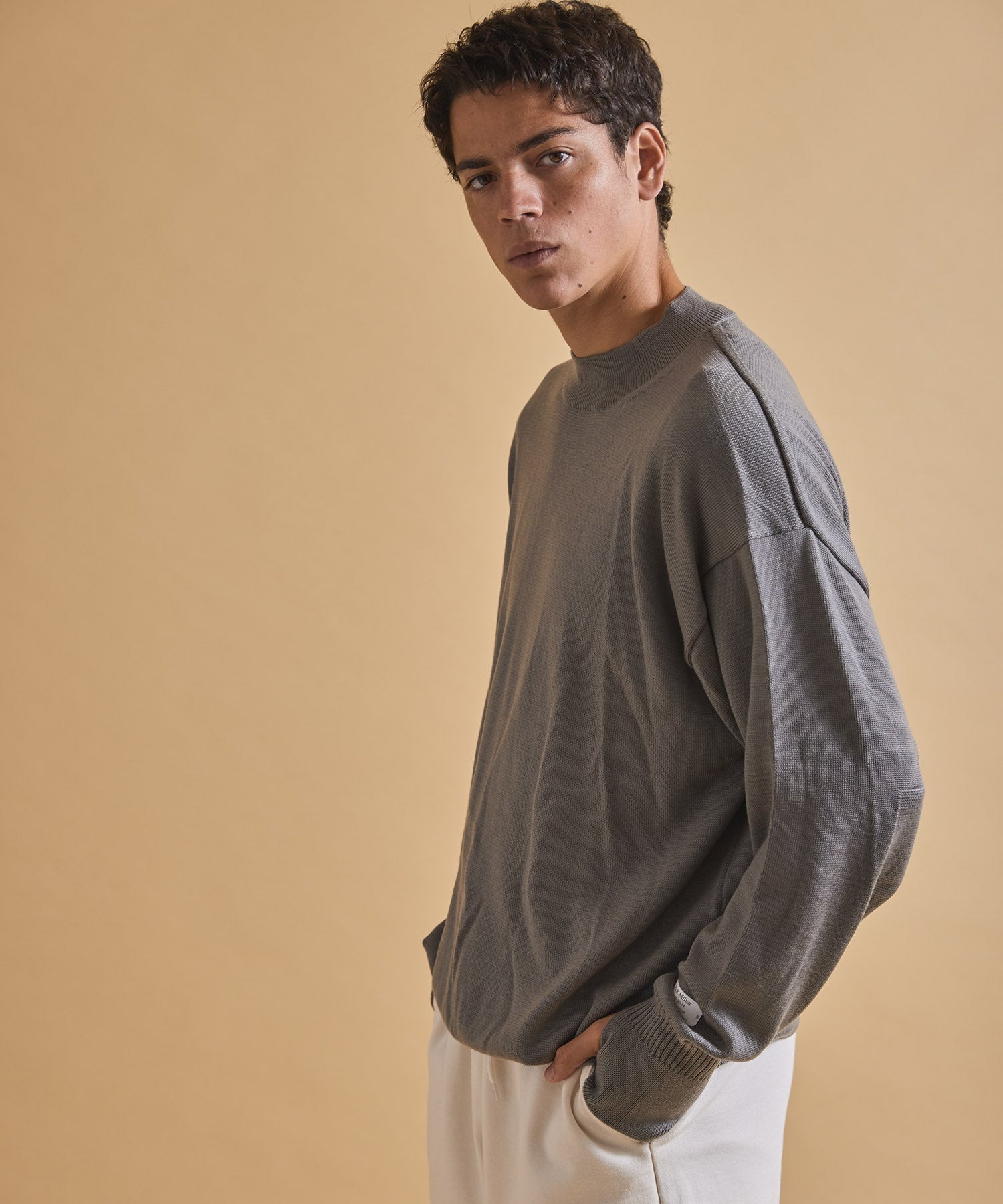 Jack Miller ソリッド ウール モックネック