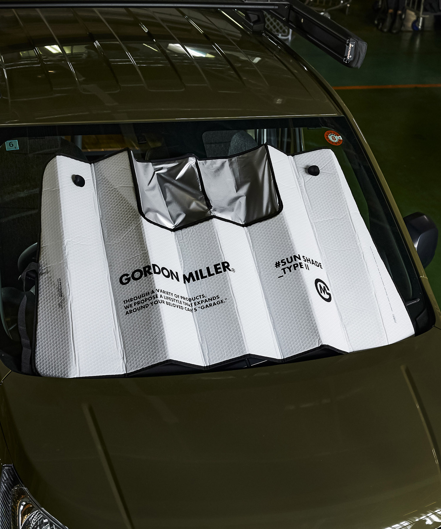 カー用品　おすすめ　おしゃれ　サンシェード　汎用性　防水　防汚　カーアクセサリー　車内　日よけ　車