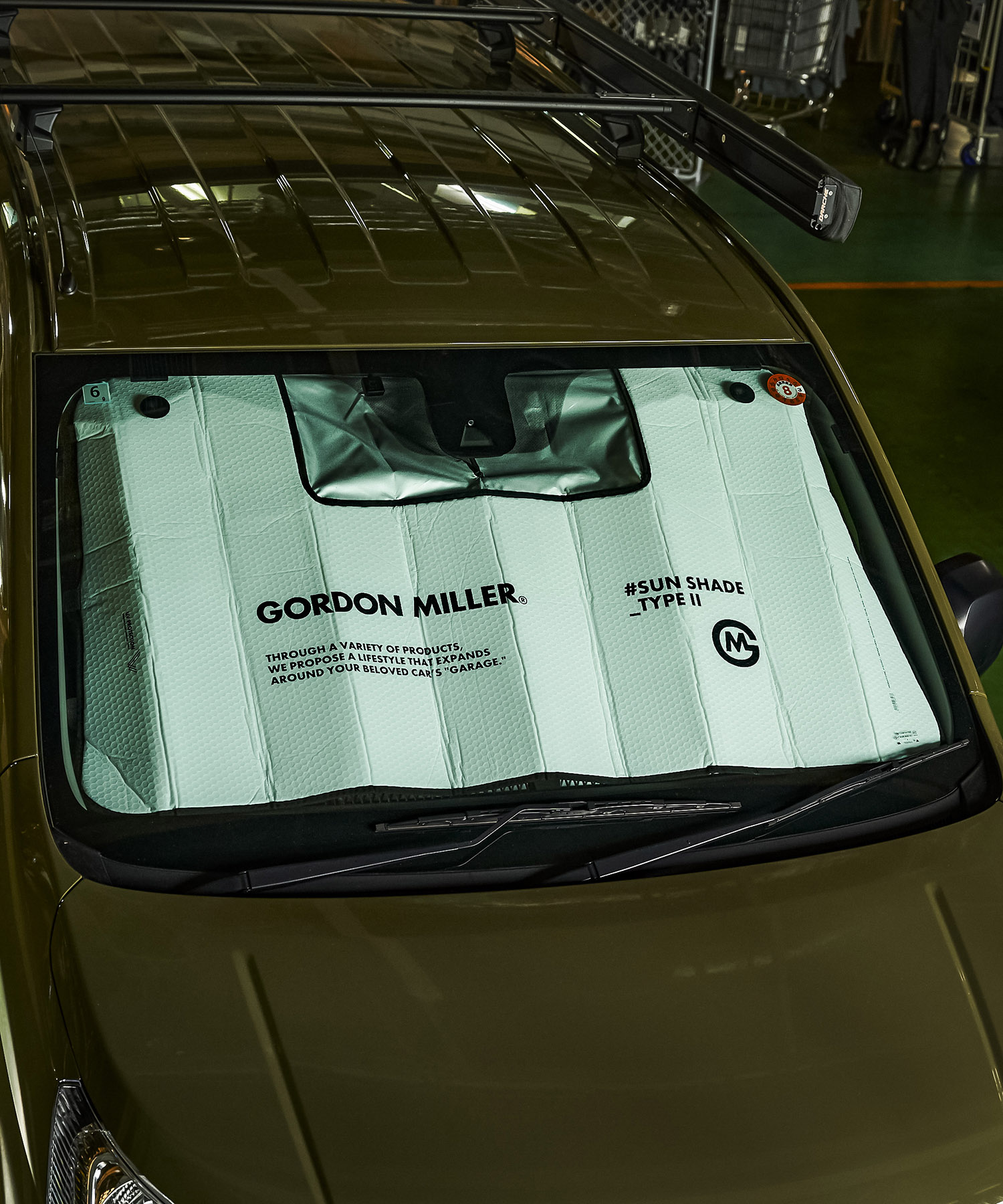 カー用品　おすすめ　おしゃれ　サンシェード　汎用性　防水　防汚　カーアクセサリー　車内　日よけ　車