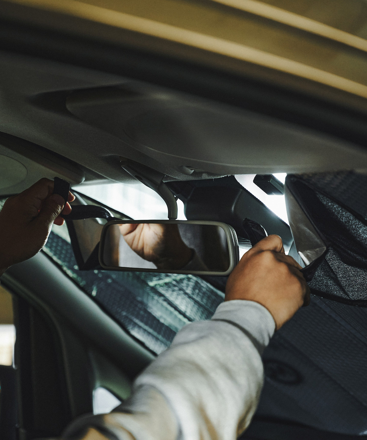 カー用品　おすすめ　おしゃれ　サンシェード　汎用性　防水　防汚　カーアクセサリー　車内　日よけ　車