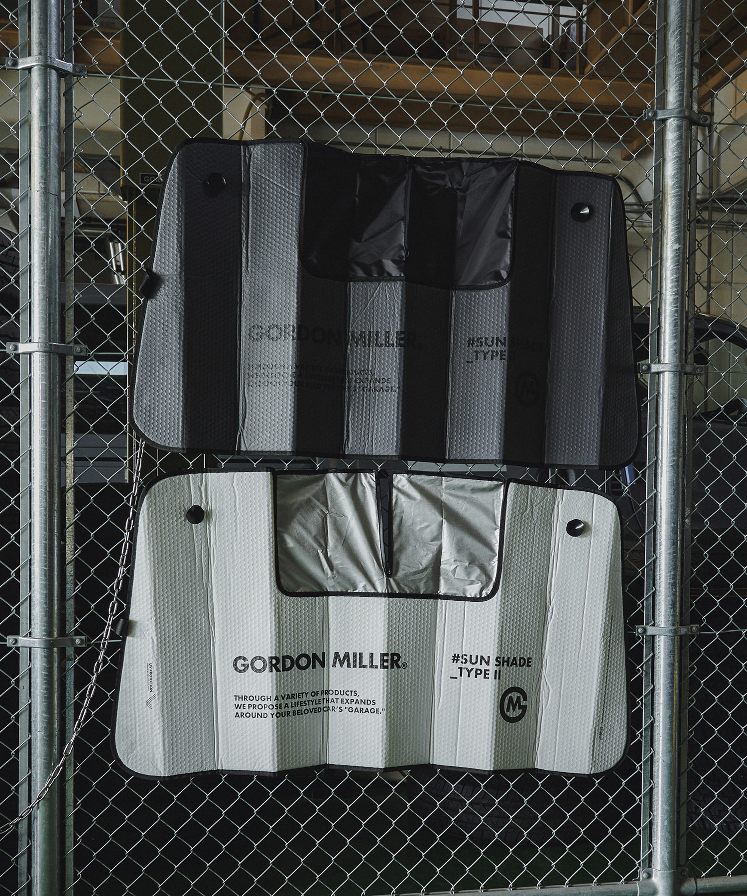 カー用品　おすすめ　おしゃれ　サンシェード　汎用性　防水　防汚　カーアクセサリー　車内　日よけ　車