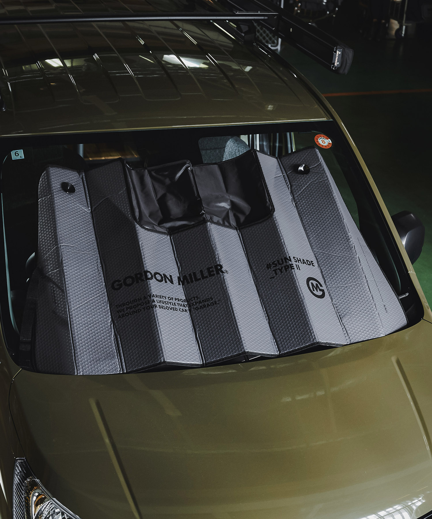 カー用品　おすすめ　おしゃれ　サンシェード　汎用性　防水　防汚　カーアクセサリー　車内　日よけ　車