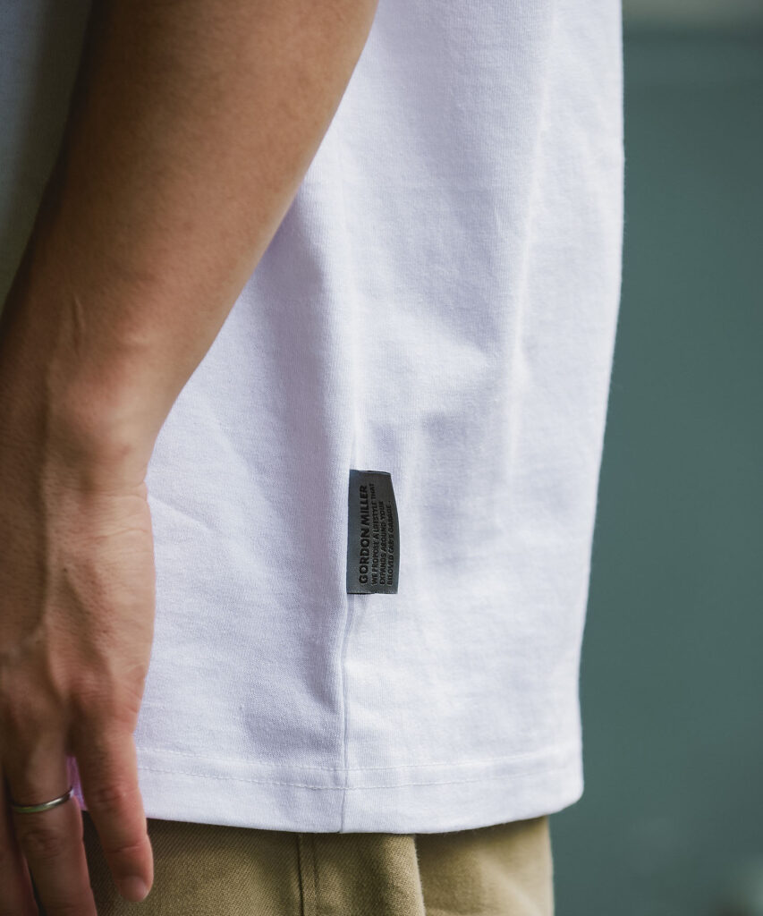 アパレル　ワークウェア　おしゃれ　おすすめ　グラフィック　Tシャツ　
ポケットT　バンライフ チル　ロゴT