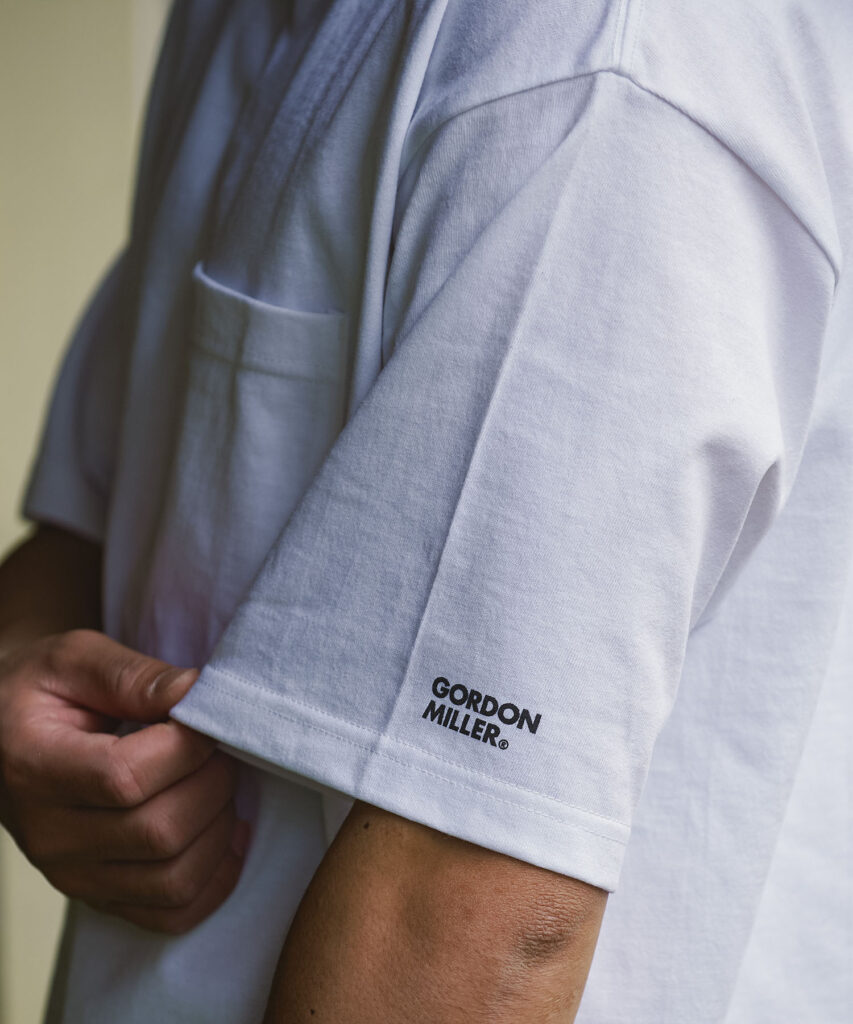 アパレル　ワークウェア　おしゃれ　おすすめ　グラフィック　Tシャツ　
ポケットT　バンライフ チル　ロゴT