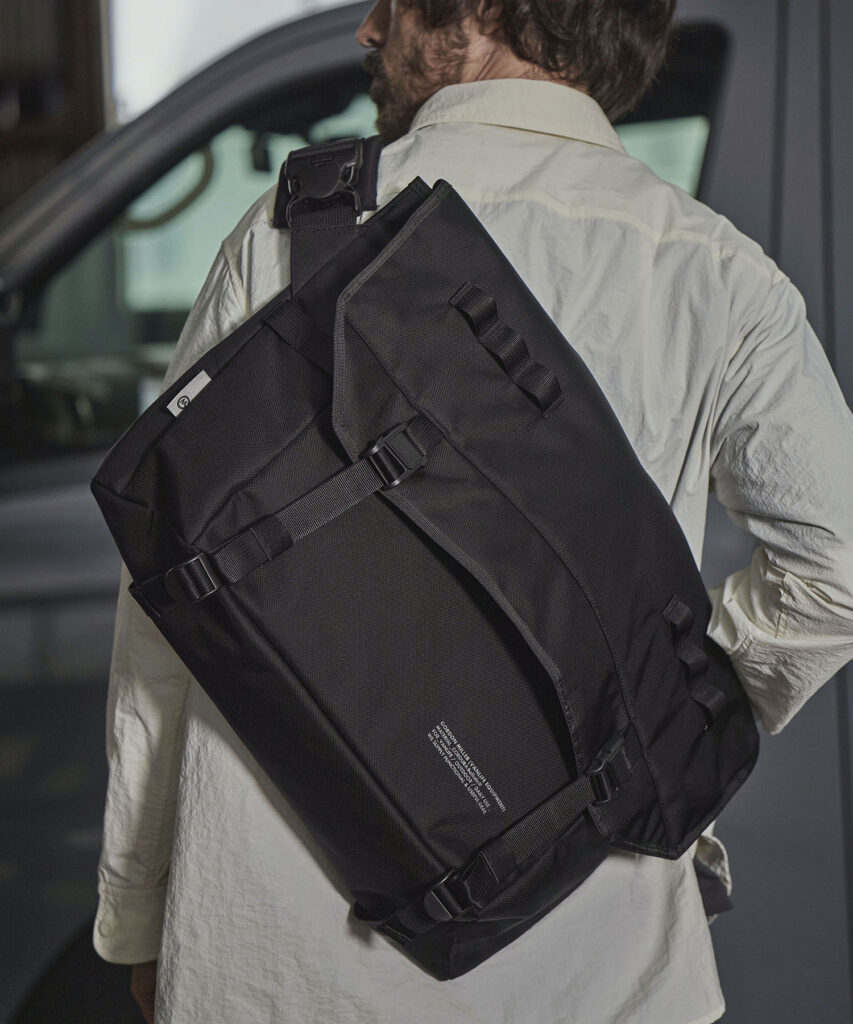 VANLIFE EQUIPMENT　バンライフ イクイップメント　バッグ　おしゃれ　おすすめ　収納　拡張　コーデュラ　バリスティック　メッセンジャー　ショルダー