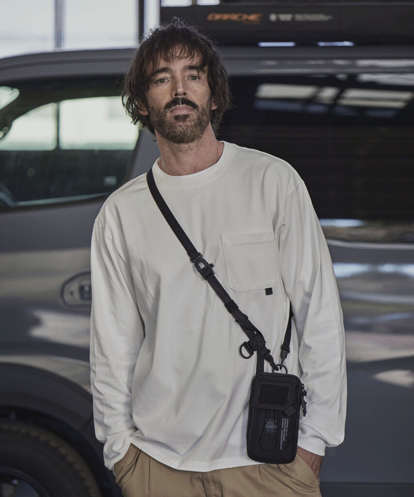 VANLIFE EQUIPMENT　バンライフ イクイップメント　バッグ　おしゃれ　おすすめ　収納　拡張　コーデュラ　バリスティック　スマホポーチ　ショルダー