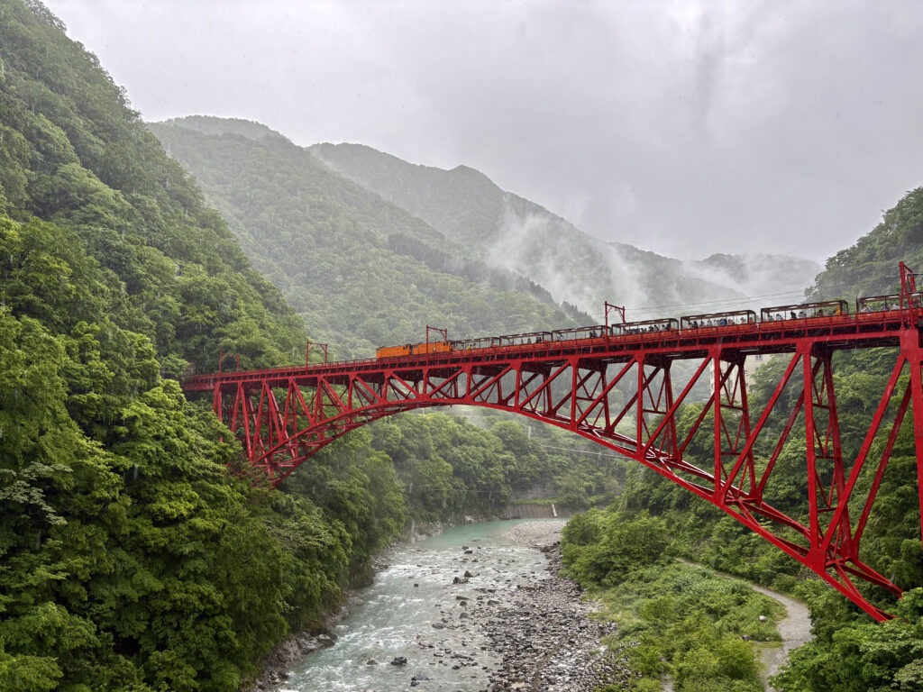 黒部峡谷鉄道　トロッコ電車