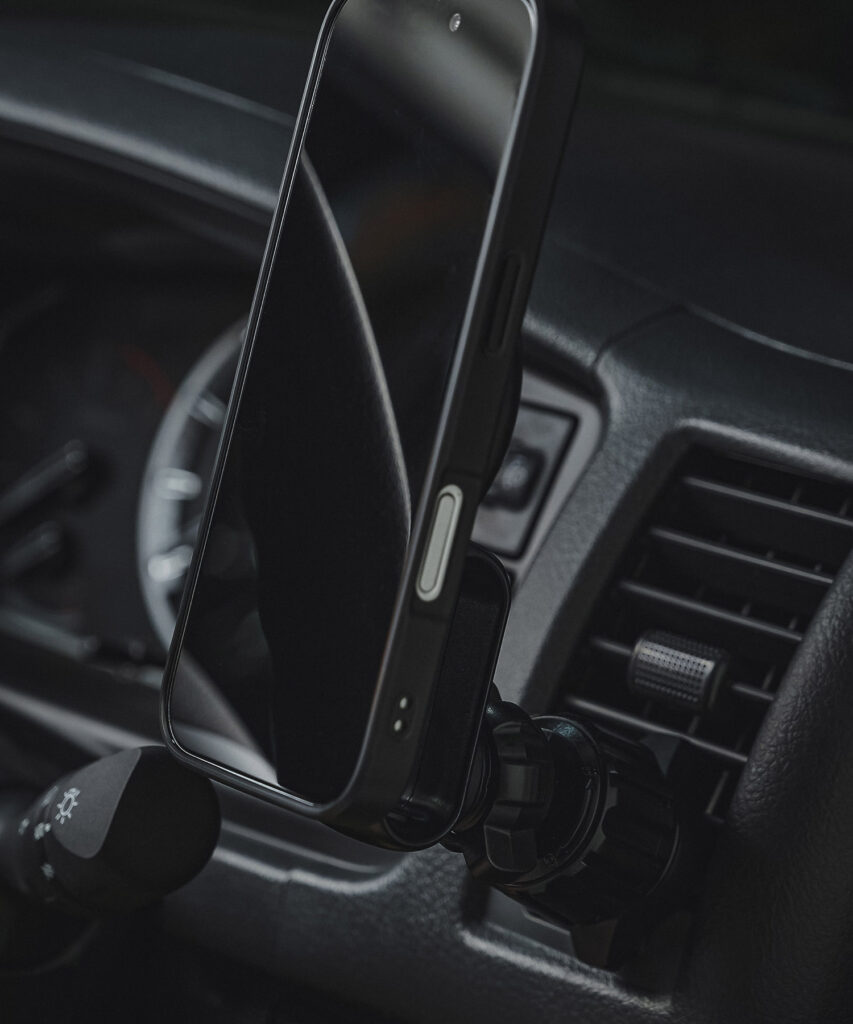 カー用品 おしゃれ おすすめ 車載 スマホホルダー マグネット Magsafe 充電 スマホ