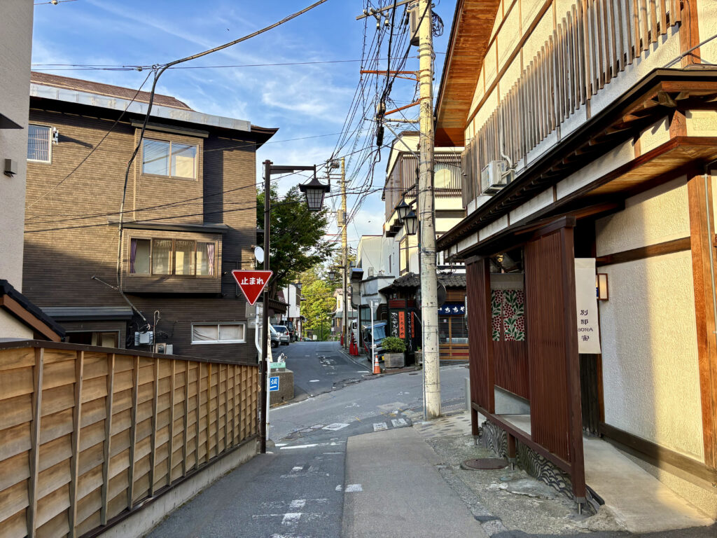 草津温泉　温泉街の小道