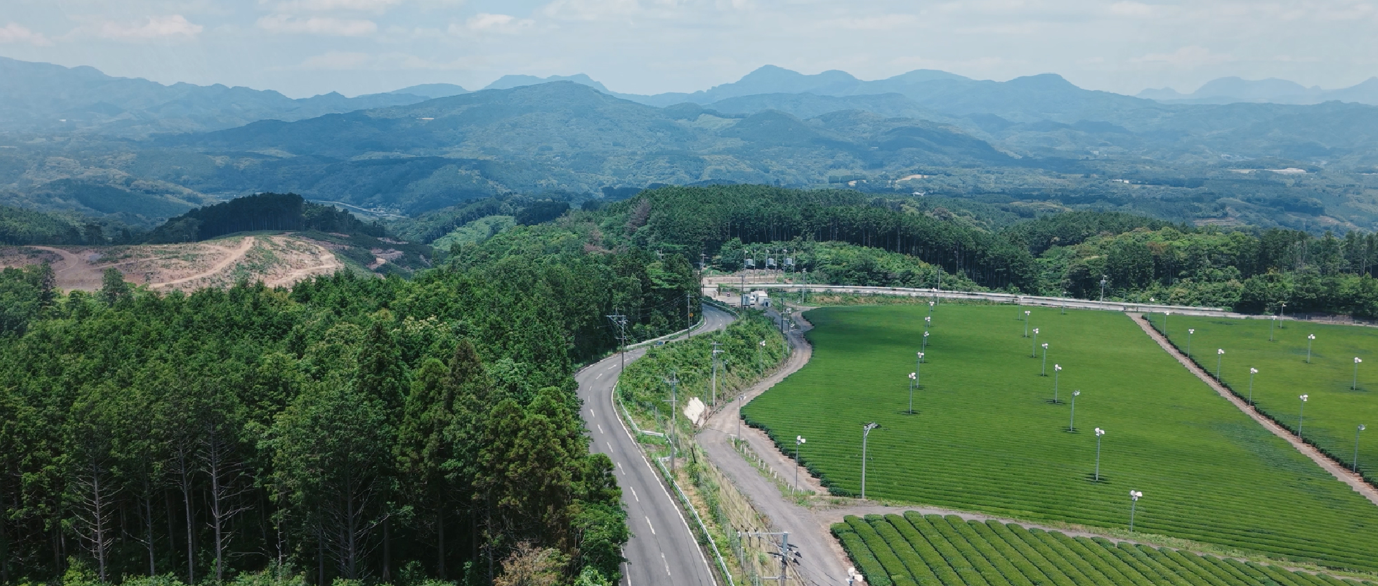 山道を走るS-01
