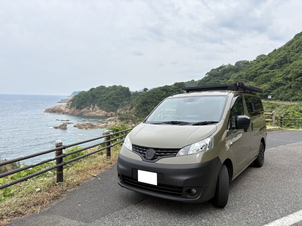 城原海岸に停車するNV200バネットベースC-01