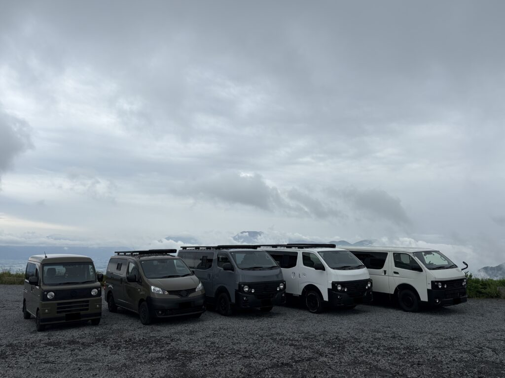 阿蘇大観峰 駐車場 ハイエース キャラバン バネット ハイゼットカーゴ