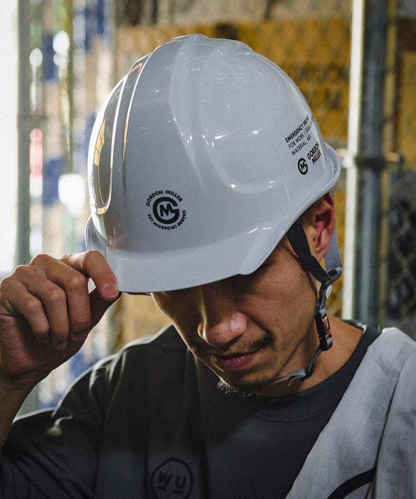 非常用　災害　緊急事態　車載キット　レスキュー　震災　救急　アイテム　コーデュラ　おしゃれ　おすすめ
エマージェンシー ヘルメット　頭を守る　防災