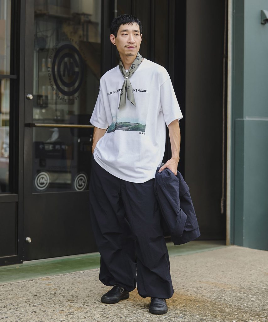 コーディネート提案 フォトT レイヤードスタイル 小物 バンダナ 全身 メンズ